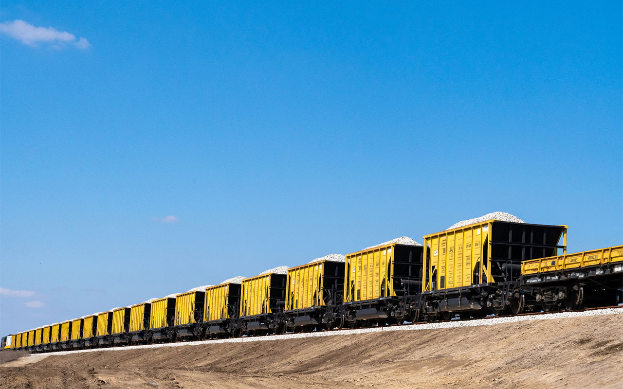 Logistyka kolejowa - transport kolejowy cargo materiałów sypkich